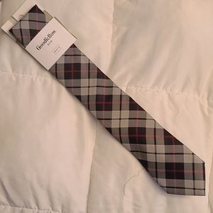 GOODFELLOW & CO BLACK/RED/GREY PLAID NECKTIE  tie
